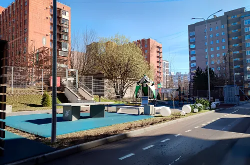 Закрытая дворовая территория